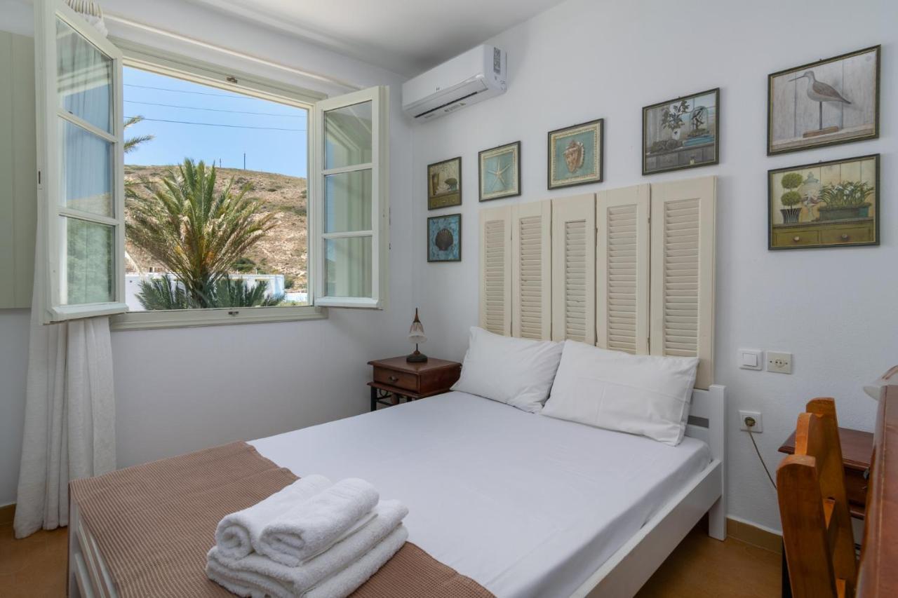 Areti'S Milos Guesthouses Adamantas  ภายนอก รูปภาพ