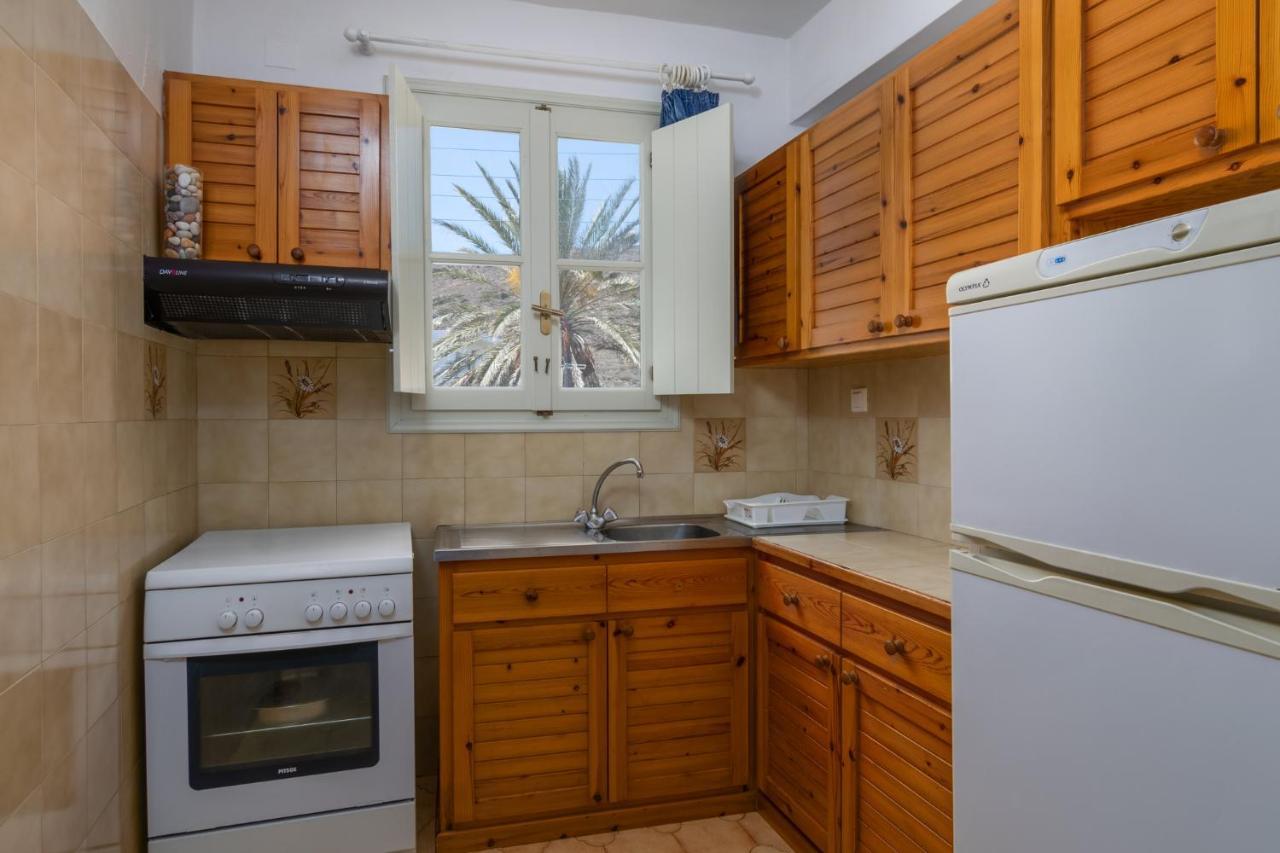 Areti'S Milos Guesthouses Adamantas  ภายนอก รูปภาพ