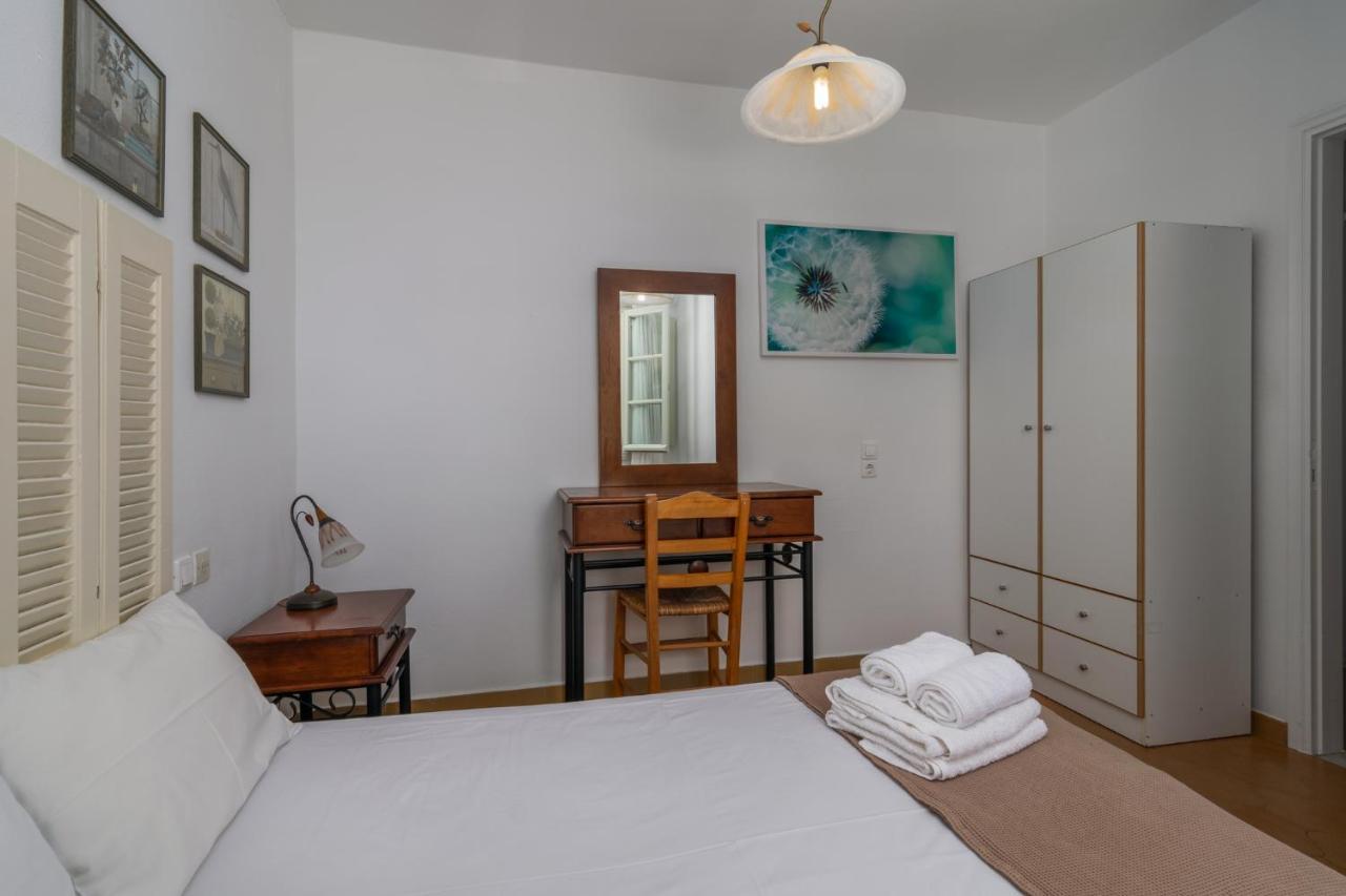 Areti'S Milos Guesthouses Adamantas  ภายนอก รูปภาพ