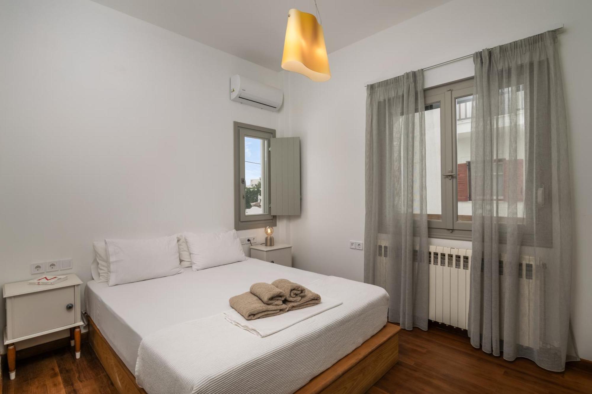 Areti'S Milos Guesthouses Adamantas  ภายนอก รูปภาพ