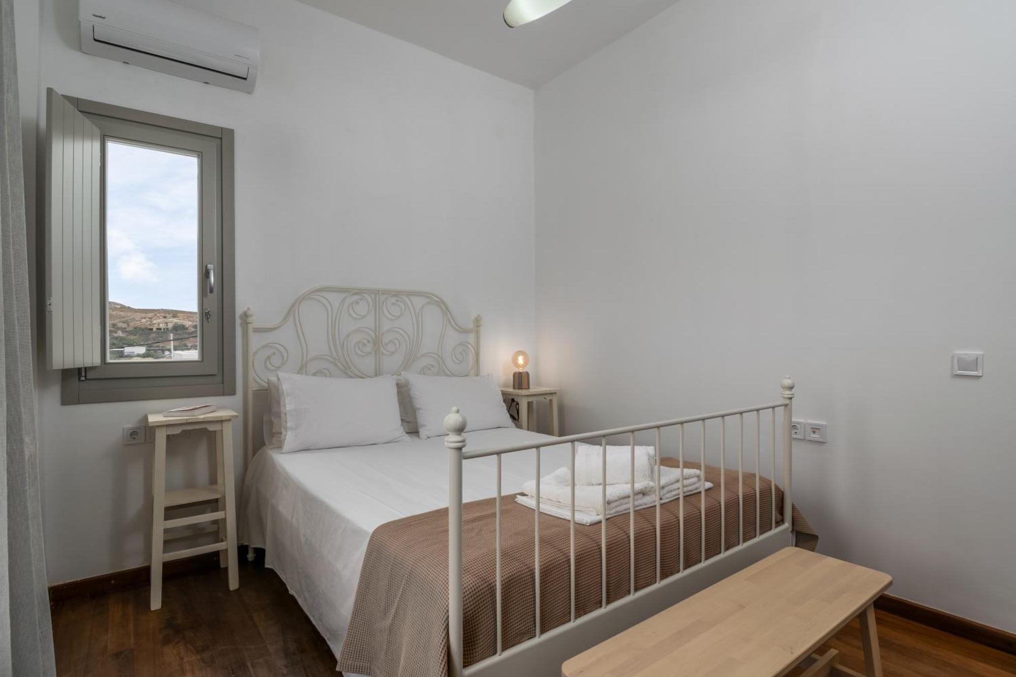 Areti'S Milos Guesthouses Adamantas  ภายนอก รูปภาพ