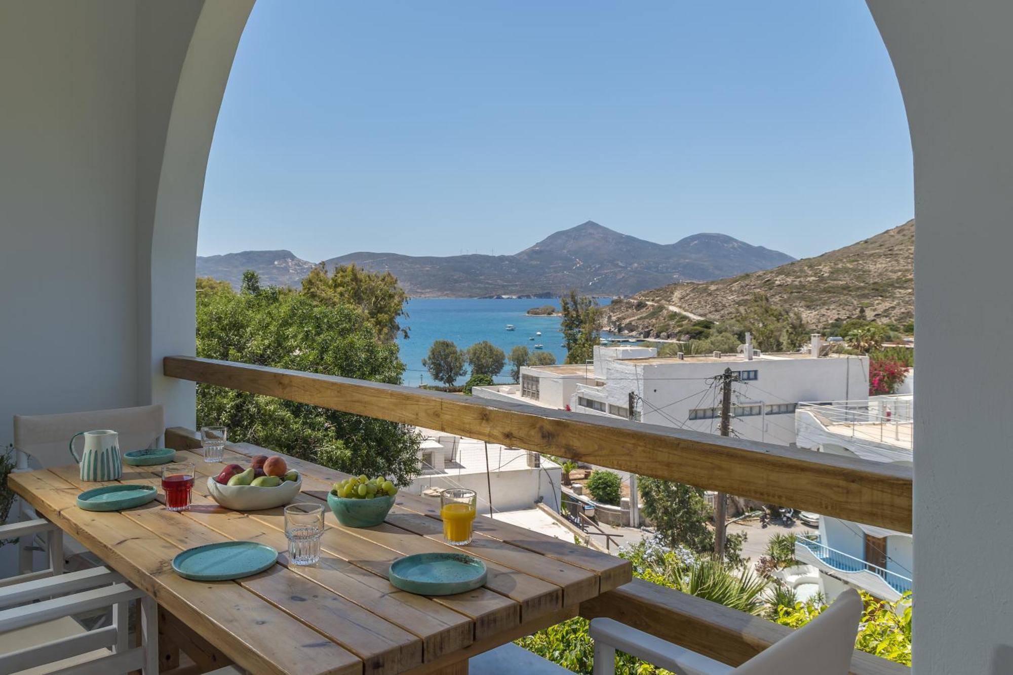 Areti'S Milos Guesthouses Adamantas  ภายนอก รูปภาพ